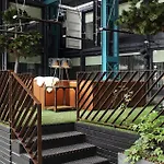 Hotel Hektor Container