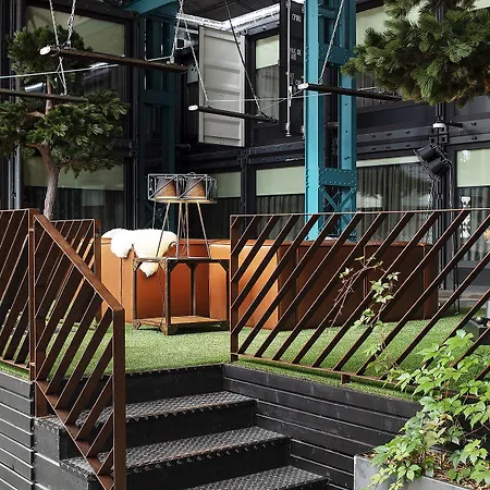 Hotel Hektor Container
